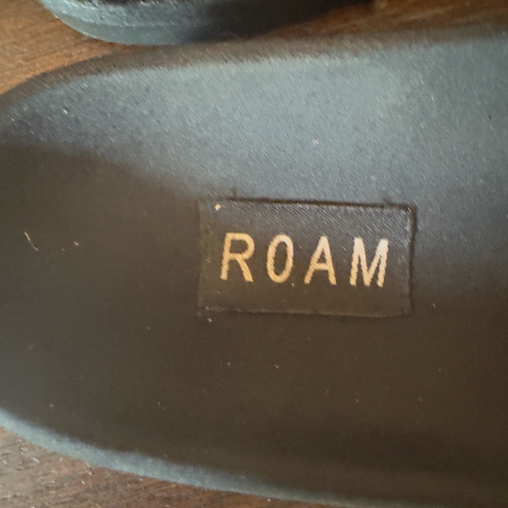 Roam Slides. Neutral Progression In Color Bubbles… - image 4